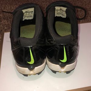 nike shark baseball cleats
